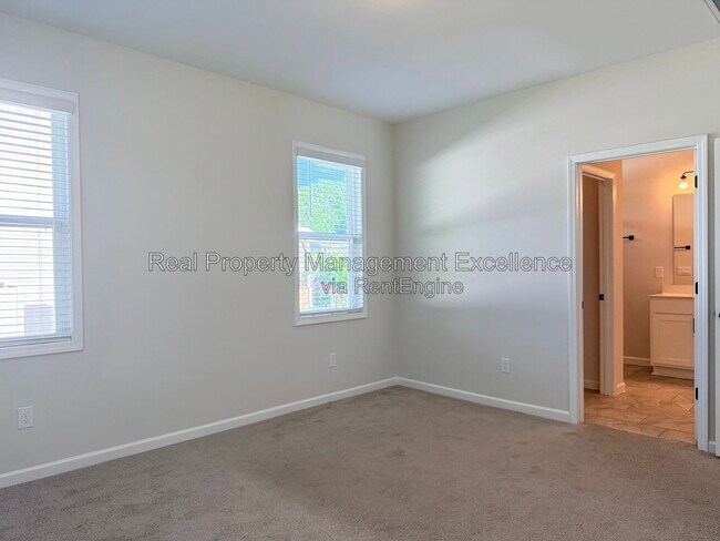 Building Photo - 101 Brody Pne Wy
