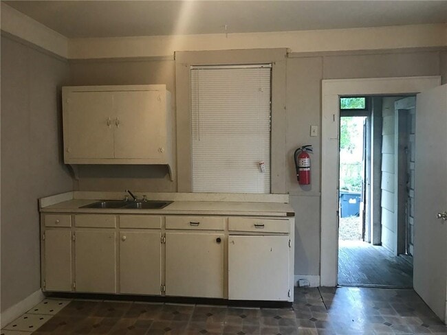 Building Photo - 5 Gulf St