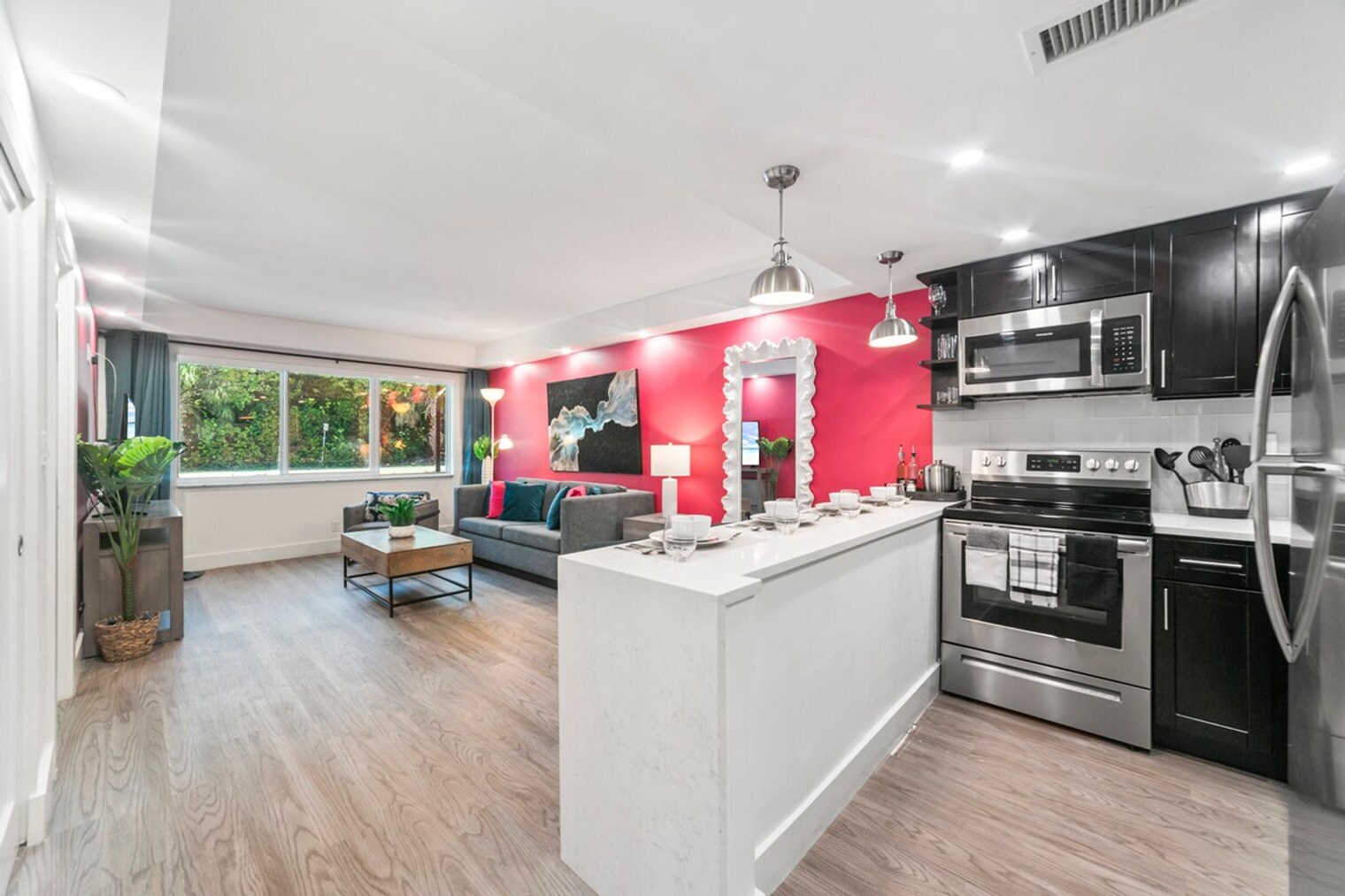 Building Photo - 365 N Ocean Blvd