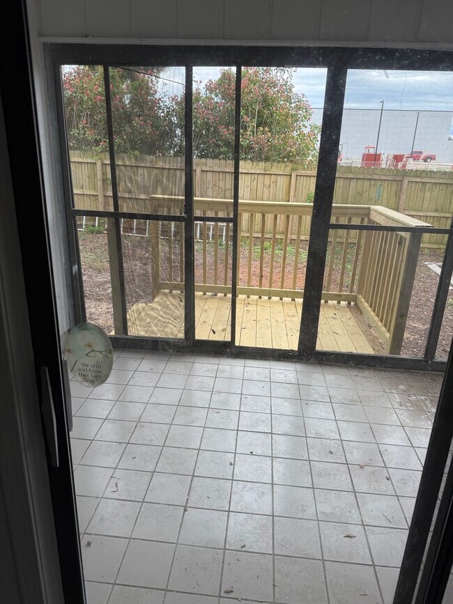 Building Photo - BV-Lincoln Drive