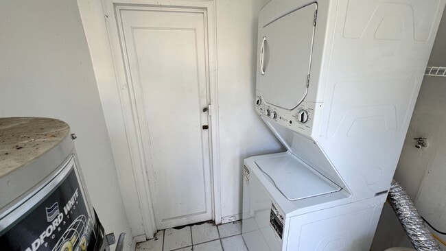 Building Photo - 459 N Alfred St