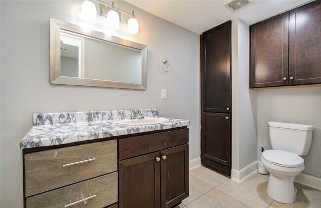 Building Photo - 6830 New York St