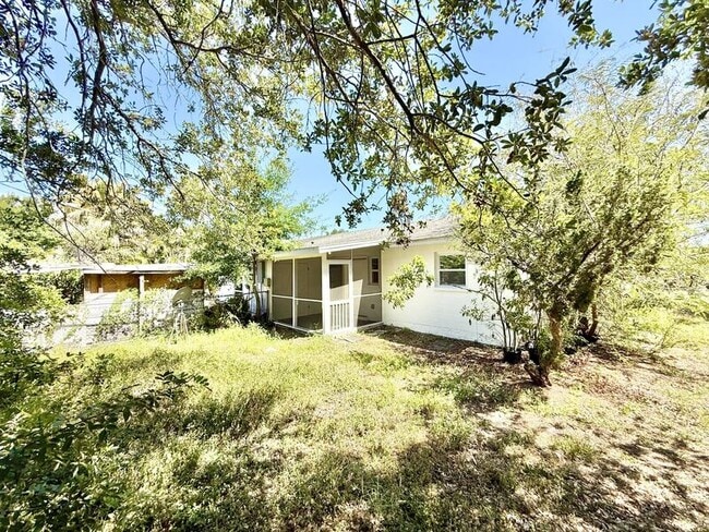 Building Photo - 605 64th Ave W