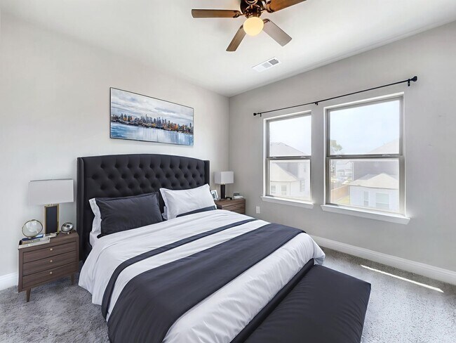 Building Photo - Gorgeous 4-Bedroom Home in Woodbridge Esta...