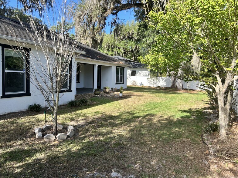 Building Photo - 223 Emmy Cv