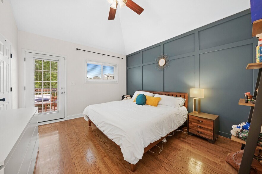 Building Photo - 1028 N Wolcott Ave