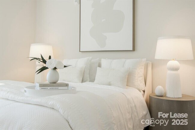 Building Photo - 14011 Bespoke Rd