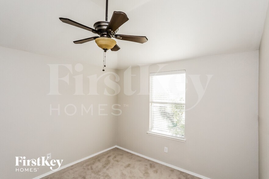 Building Photo - 13925 Walnut Canyon Ct