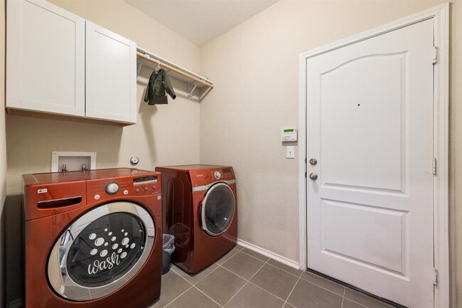 Building Photo - 6300 Garden Rose Path