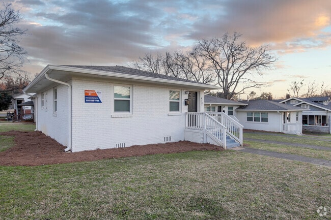 Five Unit Multifamily Investment - Avondale Corners