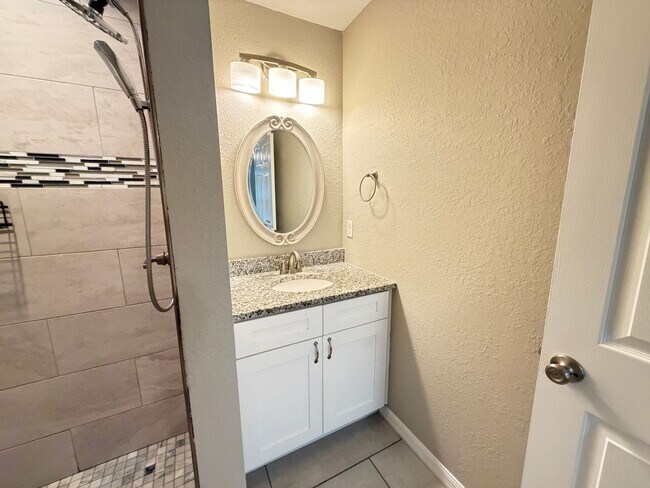 Building Photo - AWESOME 3 BD/2BA Home in Beautiful Ocala!!!