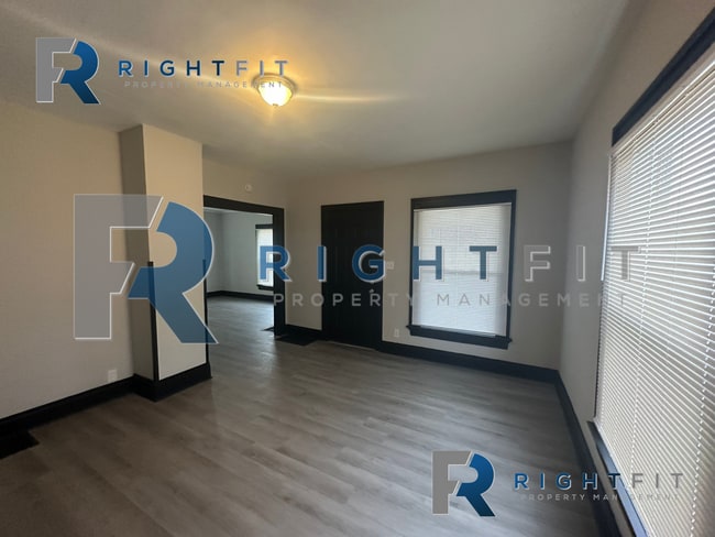 Building Photo - Charming Home in Dayton