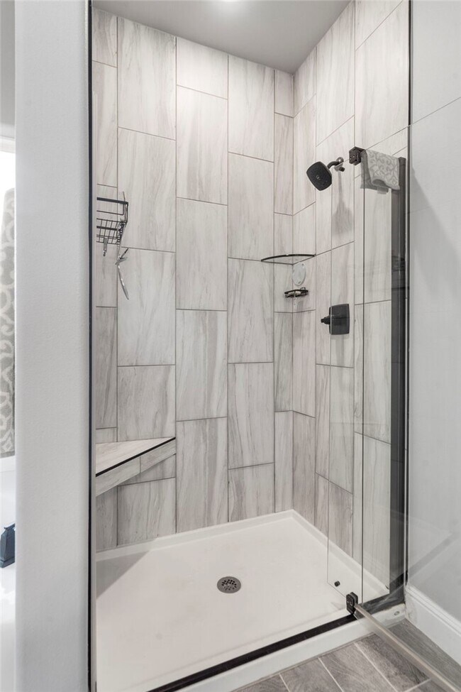 Building Photo - 102 Manfield Ave