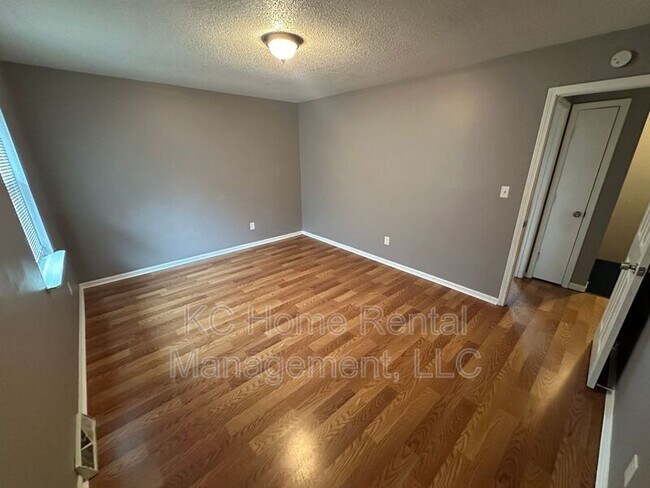 Building Photo - 420 N Jennings Rd