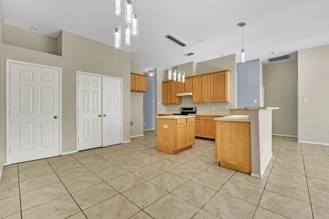 Building Photo - 1708 Windcastle Dr