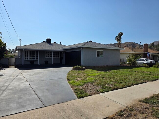 Primary Photo - 11033 Quill Ave