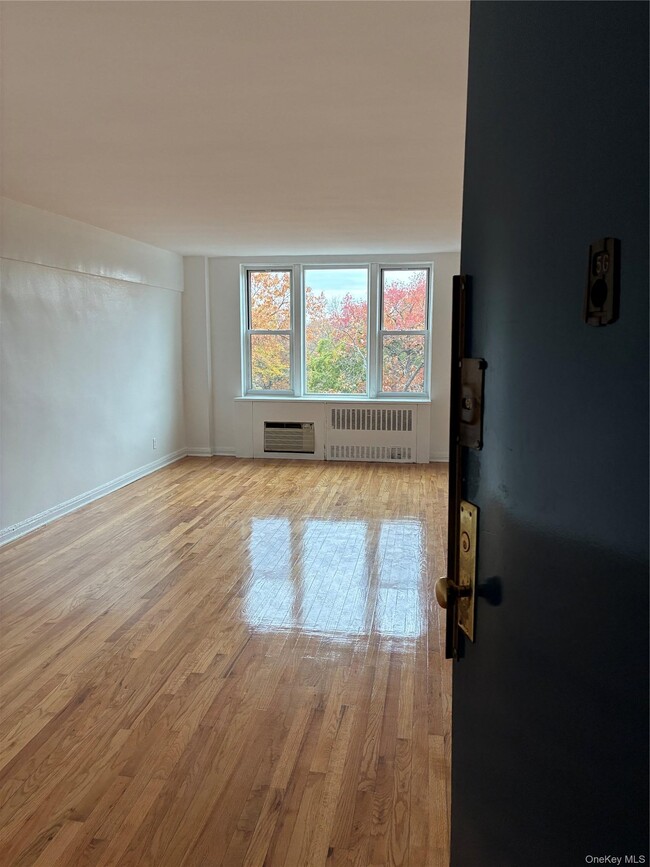 Building Photo - 610 Waring Ave
