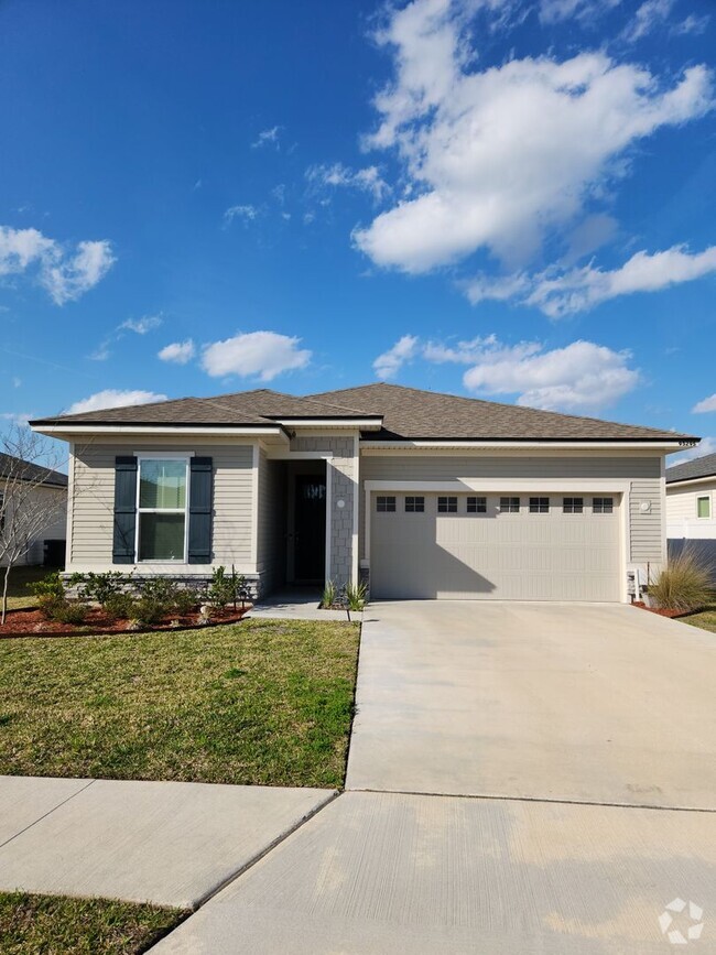 Building Photo - Perfect size, perfect location- Feels bran...