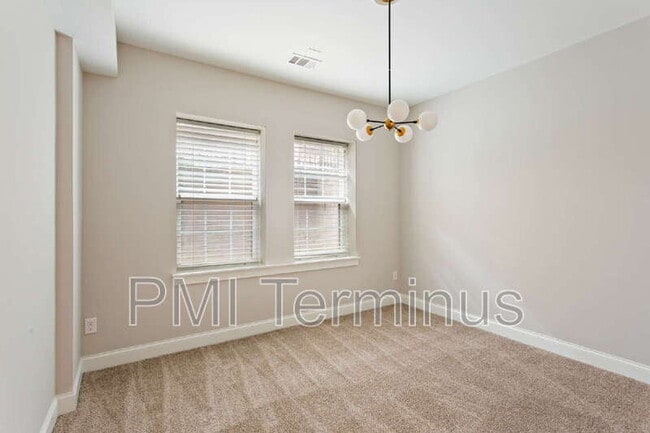 Building Photo - 609 Broadview Terrace NE