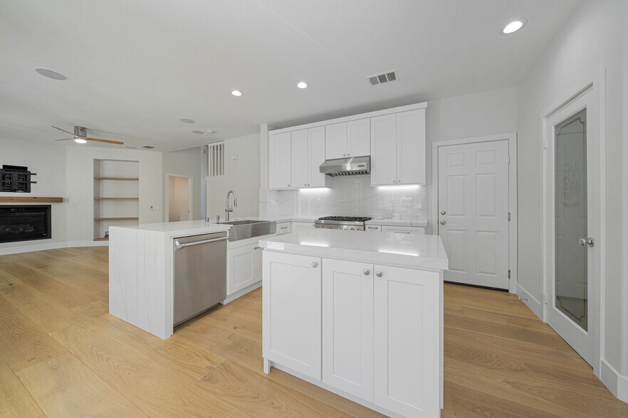 Building Photo - 25352 Avanti Ct