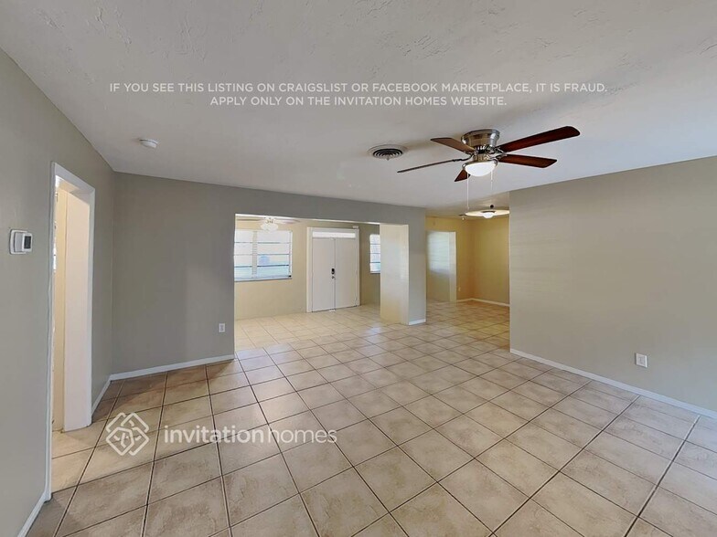 Building Photo - 1307 N 46th Ave