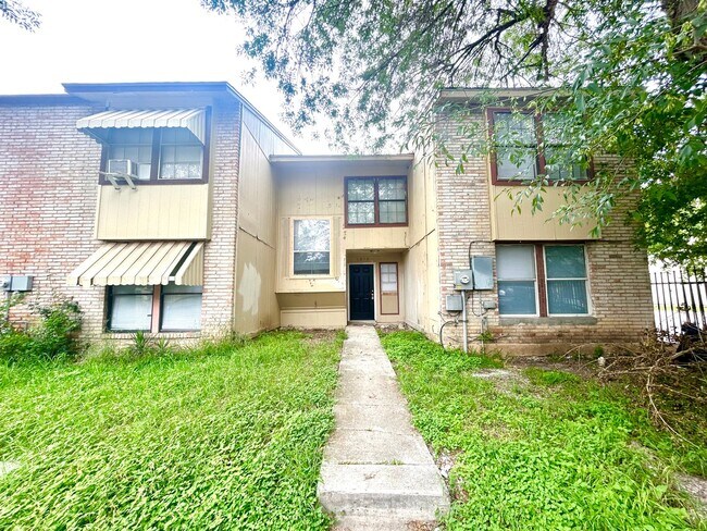 Building Photo - *COMING SOON* 2-Story 3 Bedroom / 2 Bath Home Near Randolph AFB!