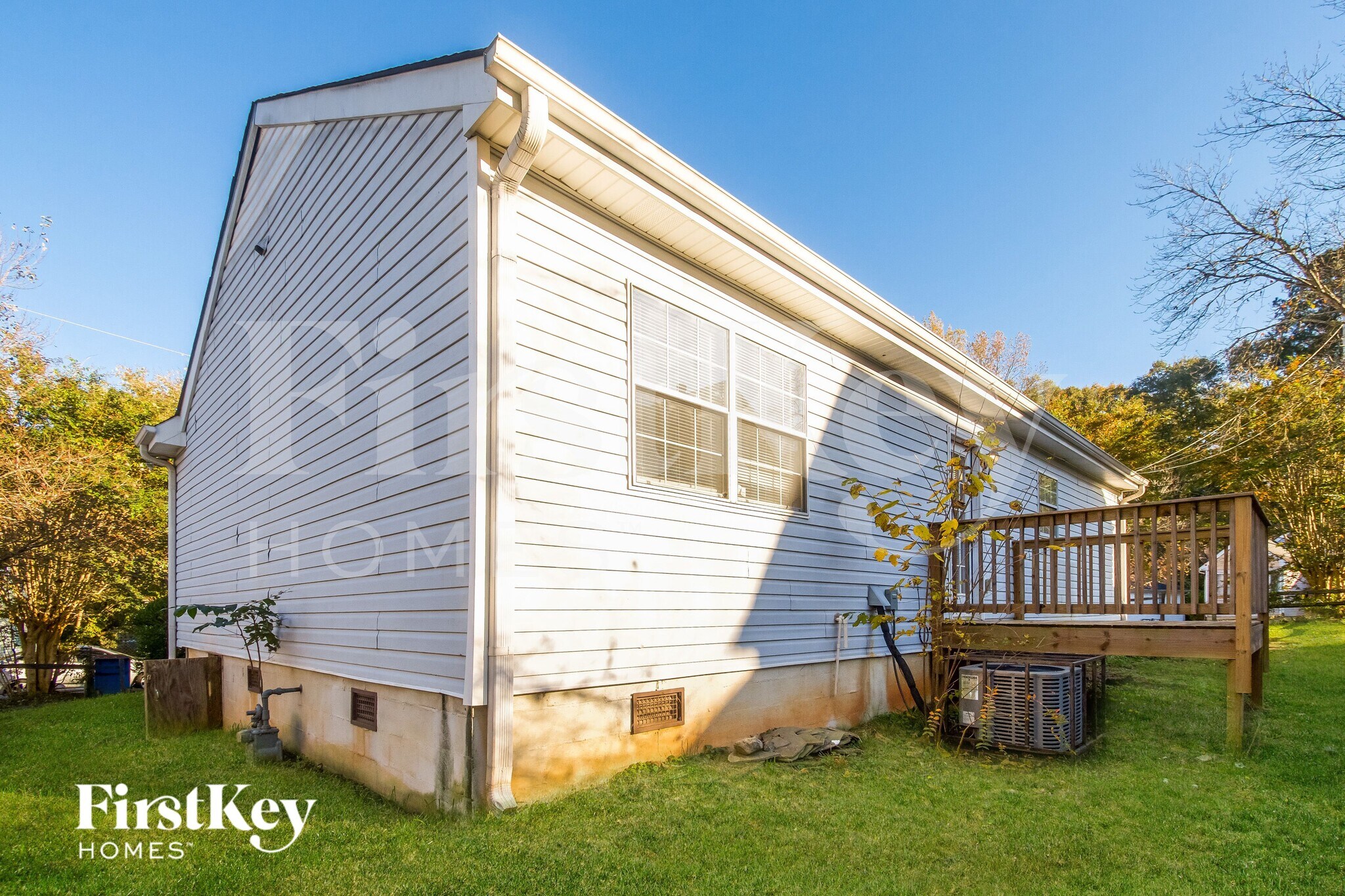 Building Photo - 604 Rays Ln SE