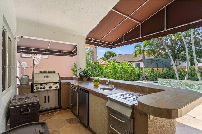 Building Photo - 8740 NW 153rd Terrace