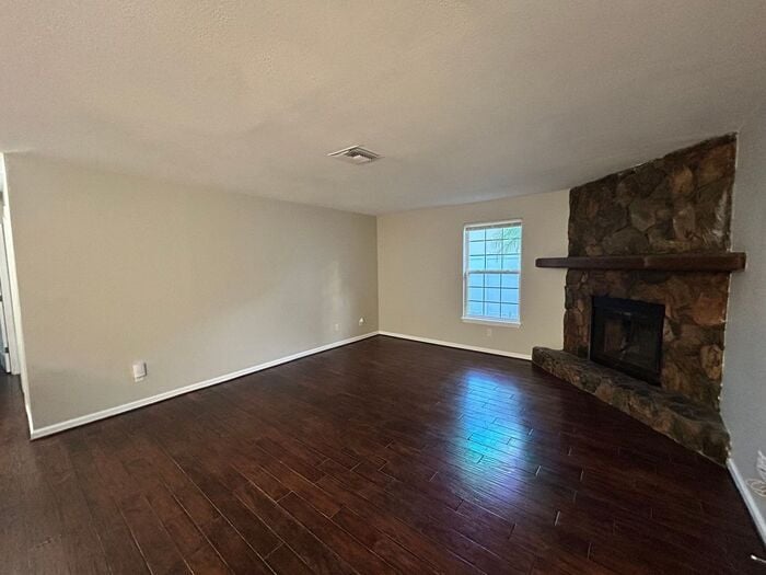 Building Photo - 404 Belmont St