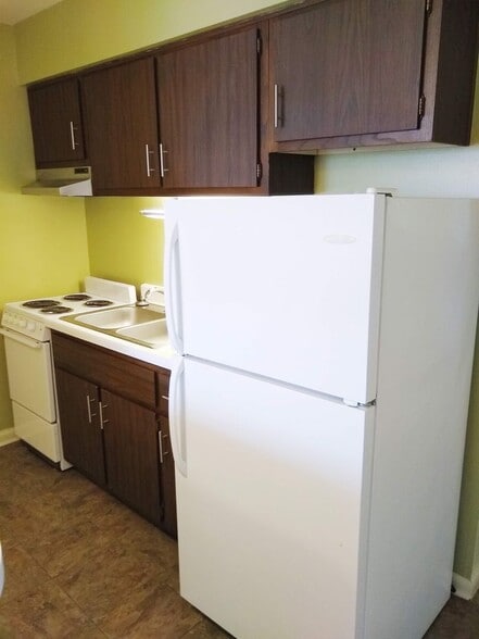 Building Photo - FAIRVIEW - AVAILABLE JULY 2024