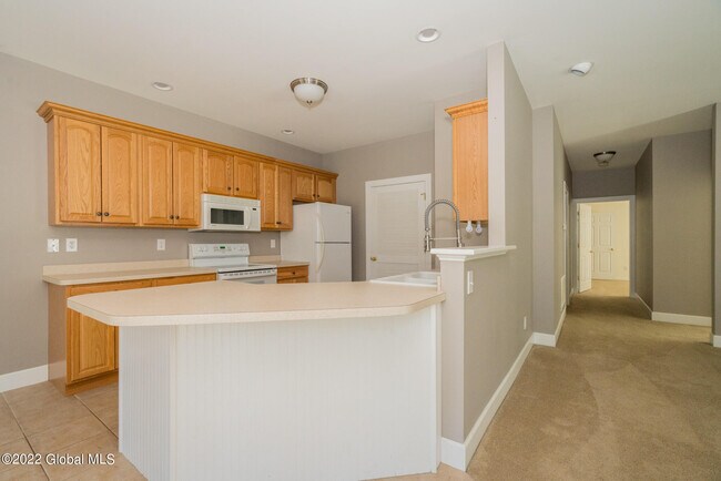 Building Photo - 326 Ballston Ave