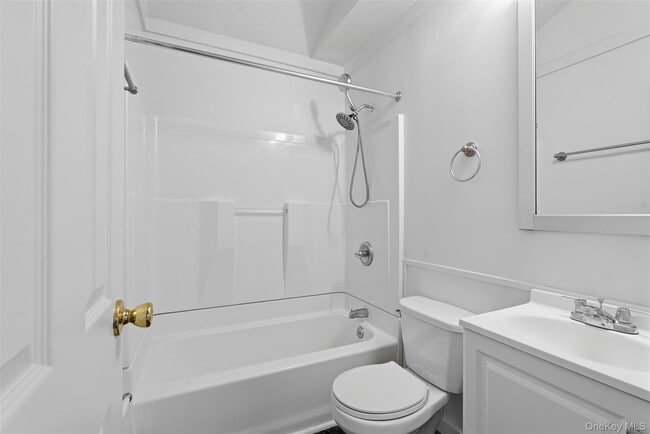 Building Photo - 25 Woodland Terrace Ct