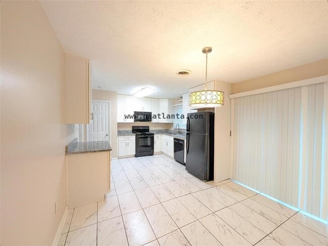 Building Photo - 525 Cedar Wood Ct SW