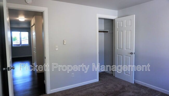 Building Photo - 1134 Scott Ave
