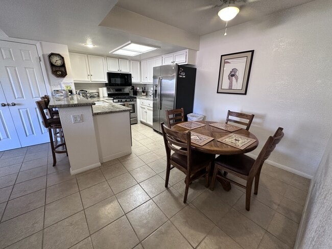 Building Photo - 441 Moser Ave