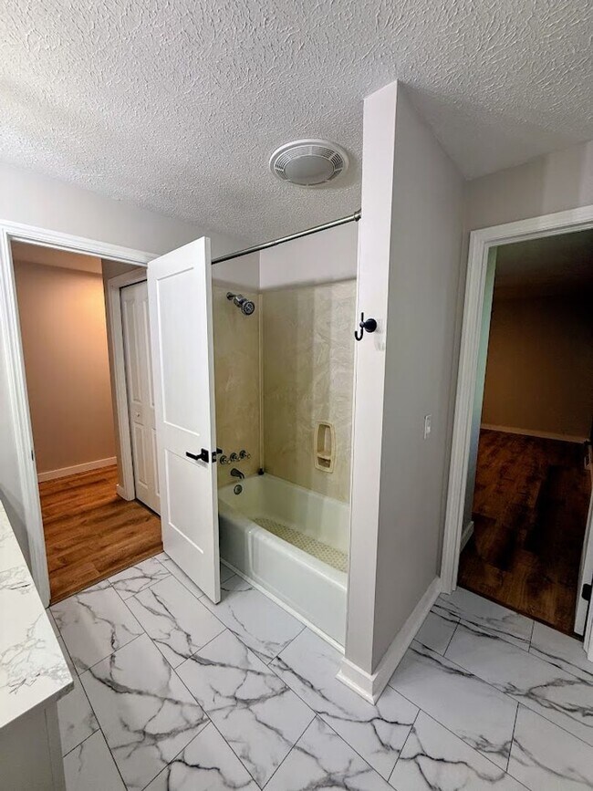 Building Photo - Four-bedroom two-bathroom home for rent in Jackson Township