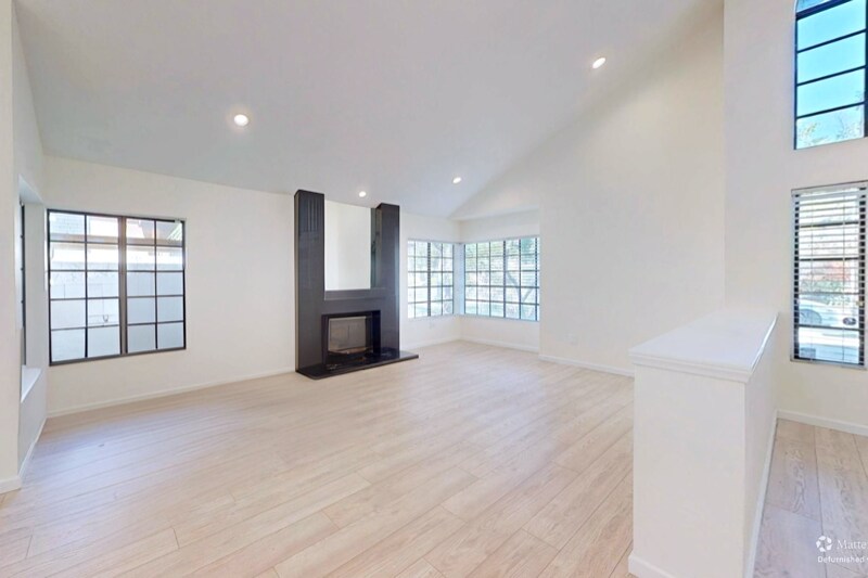 Building Photo - 5813 Serrania Ave