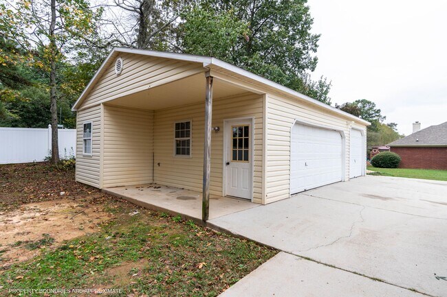 Building Photo - 102 Bordeaux Ln