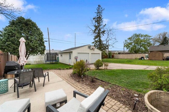 Building Photo - 4269 Doncaster Dr