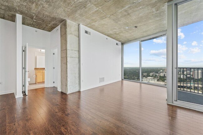 Building Photo - 155 S Court Ave