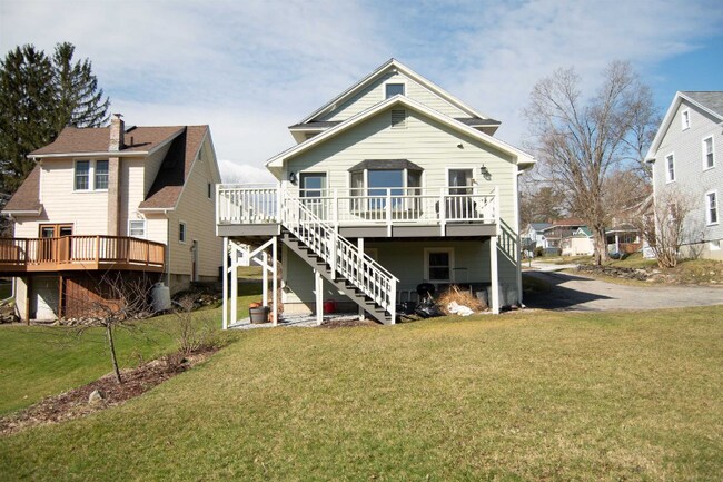 Building Photo - 10 Wallace Aveune