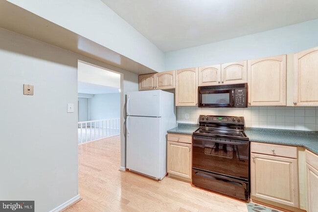 Building Photo - 7938 Bentley Village Dr