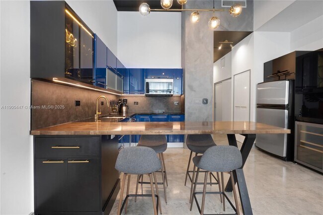 Building Photo - 253 NE 2nd St