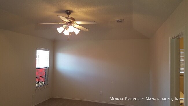 Building Photo - 1002 Osh Kosh Ave. (FS)-