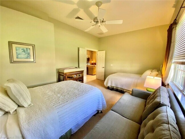 Building Photo - 15590 Vallecas Ln