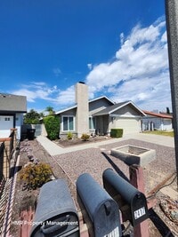Building Photo - House on cul de sac