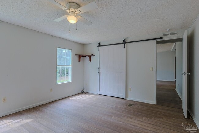 Building Photo - 6850 Bratt Rd