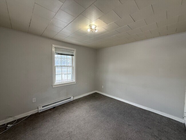 Building Photo - 128 S West St