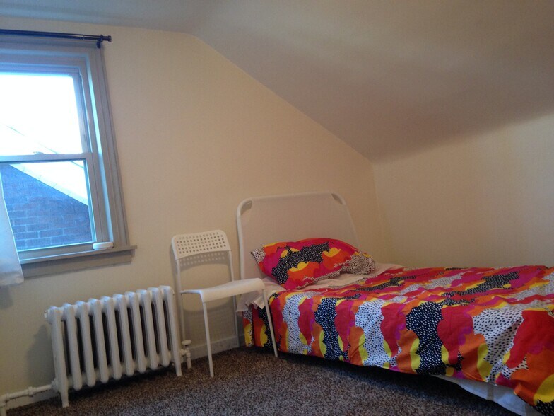 Building Photo - 5459 Fair Oaks St