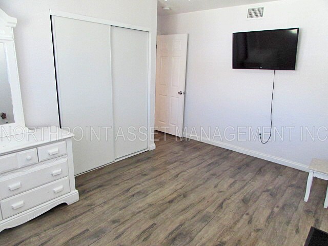 Building Photo - Bright and contemporary 3 bedroom, 2 bath ...